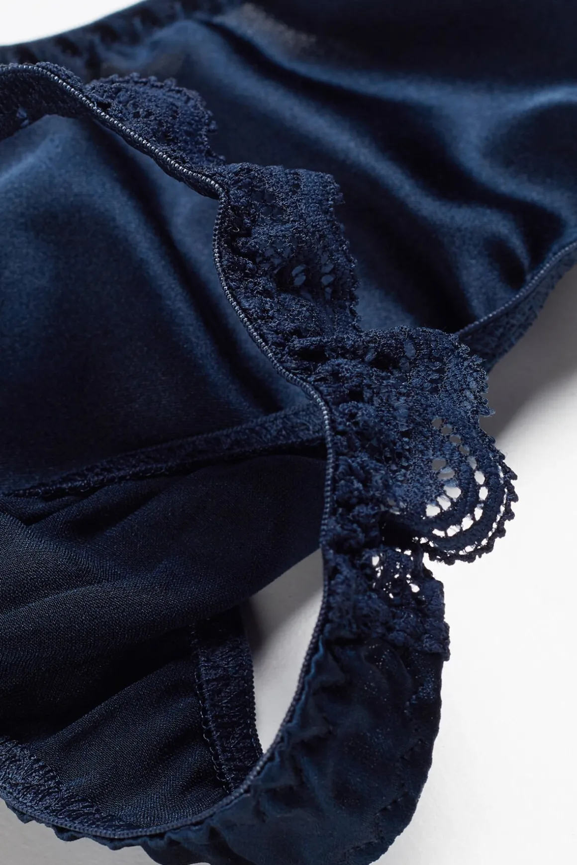 G-String van Zijde en Kant