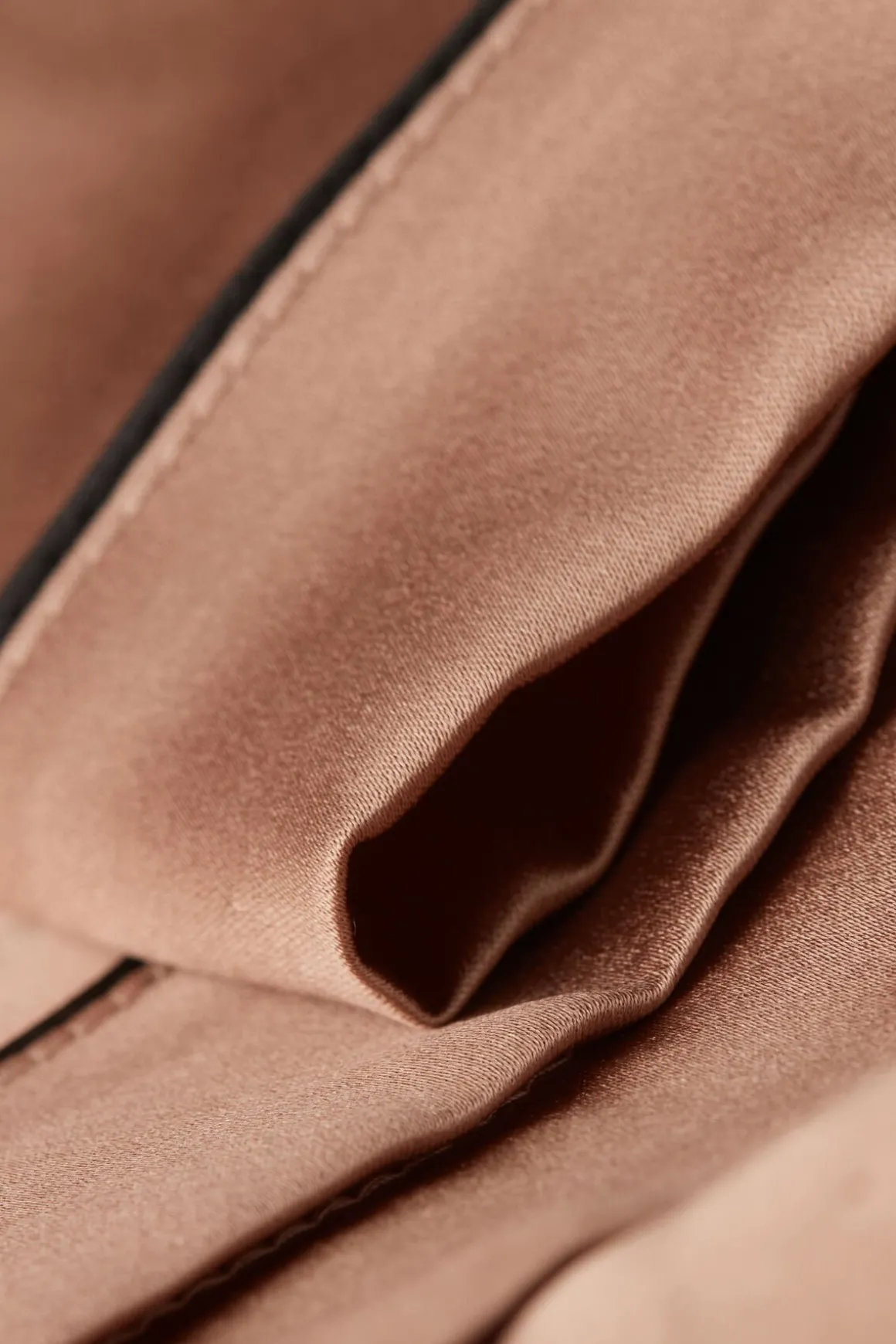 Korte Broek van Zijde met Biesje