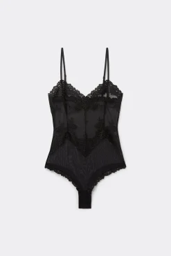 Pretty Flowers Body van Tule en Kant