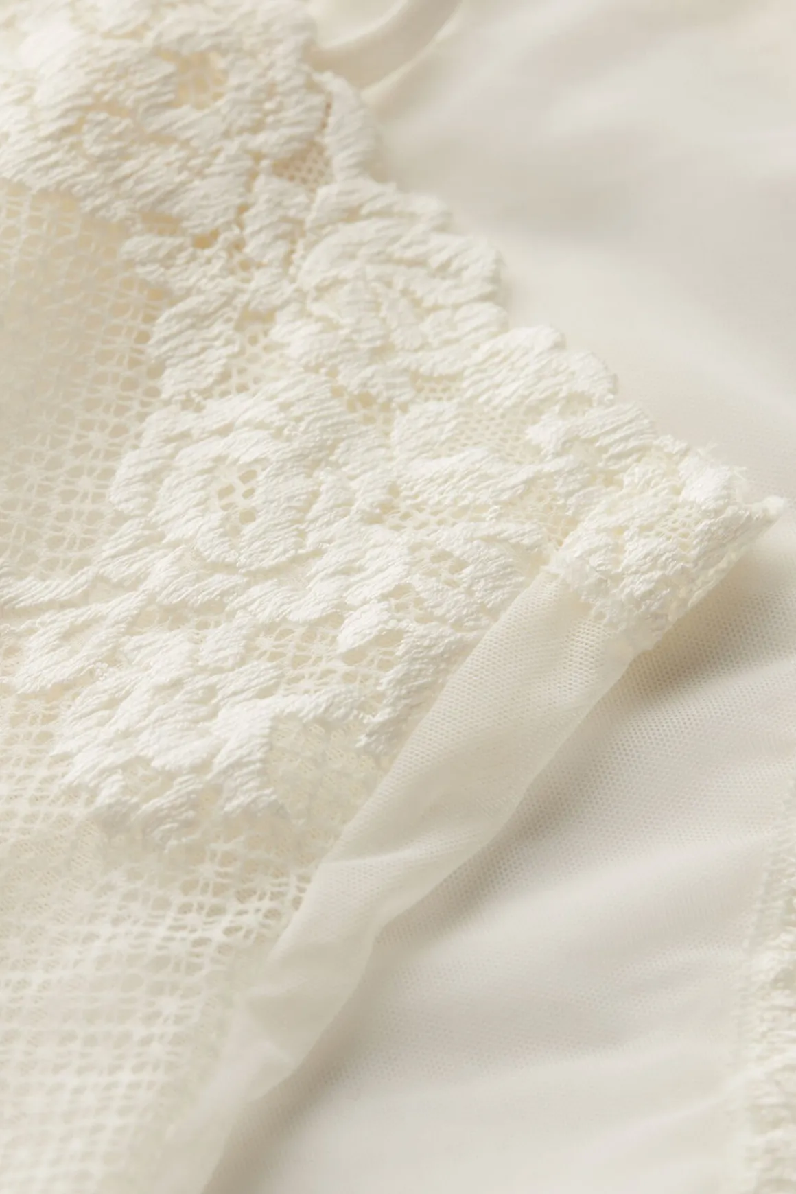 Pretty Flowers Body van Tule en Kant