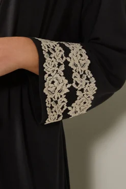 Pretty Flowers Peignoir van Modal