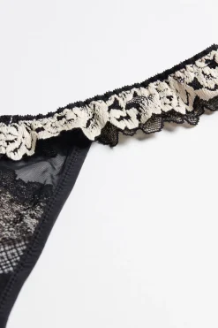 Pretty Flowers Pure Joy String met Volants