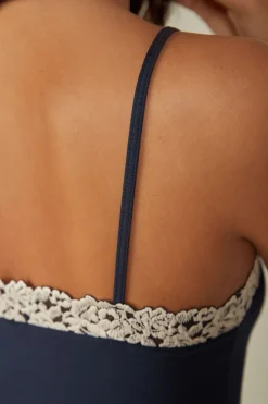 Pretty Flowers Top in Modal