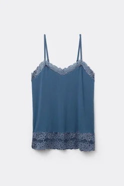 Pretty Flowers Top in Modal