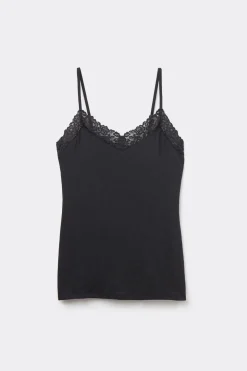 Pretty Flowers Top in Modal