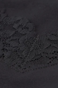 Pretty Flowers Top in Modal